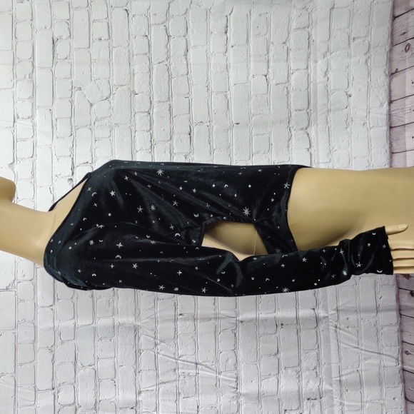 New Wild Fable XL Black Velure with sparkly moon and stars long sleeve bodysuit - Picture 4 of 12